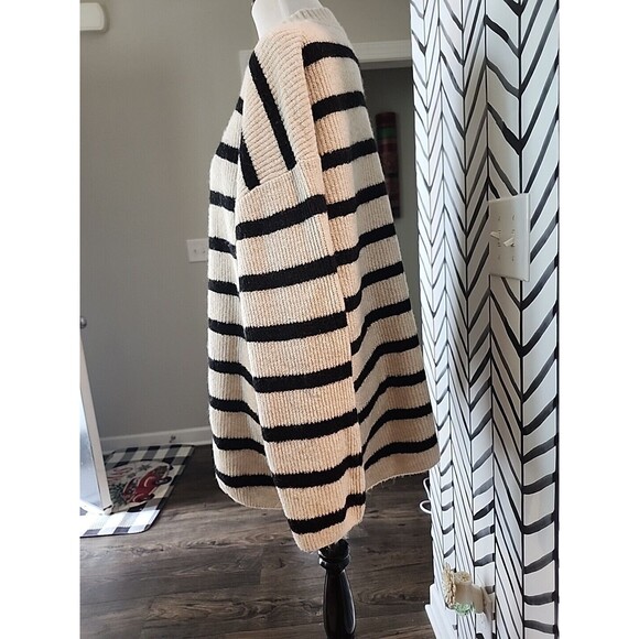 H&M Women Striped Sweater Medium Black Cream Knit Mock Neck Long Sleeve Oversize - Picture 4 of 8